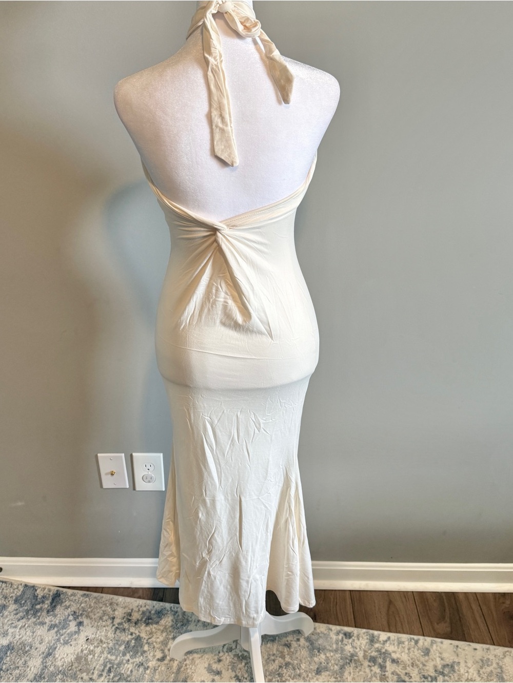 NWT Cream Halter Bodycon Maxi Dress Twist Backless XS Vacation Resortwear Summer